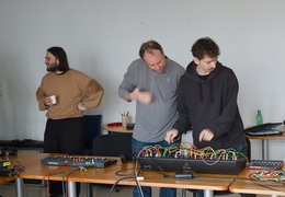 Synthétiseurs et rythmes avec ATOEM