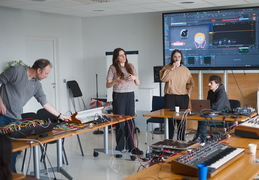 Synthétiseurs et rythmes avec ATOEM